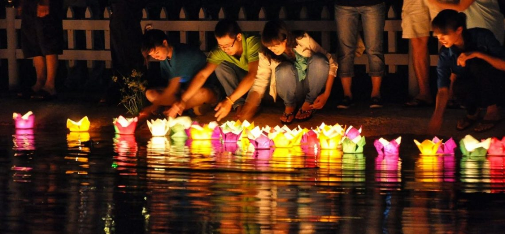 A stunning shot of the Hoai River during the Full Moon Lantern Festival