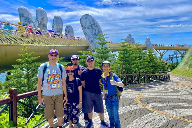 Group-enjoying-Ba-Na-Hills