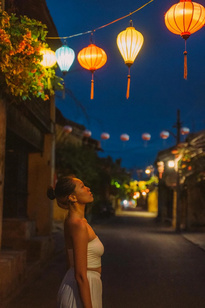 Hoi An ancient town tour at night
